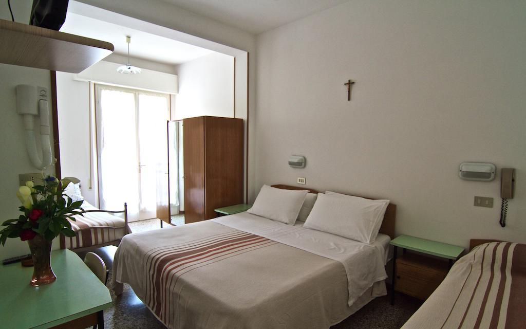 Hotel Villa Tua Riccione Værelse billede