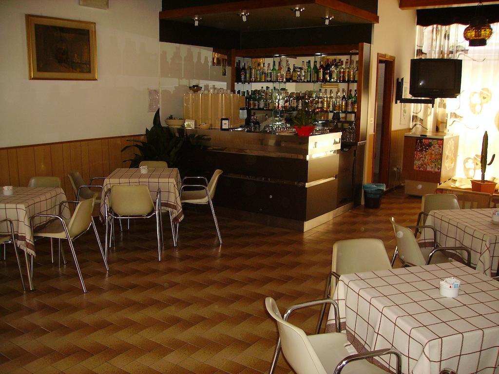 Hotel Villa Tua Riccione Eksteriør billede