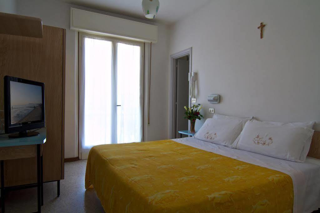 Hotel Villa Tua Riccione Eksteriør billede